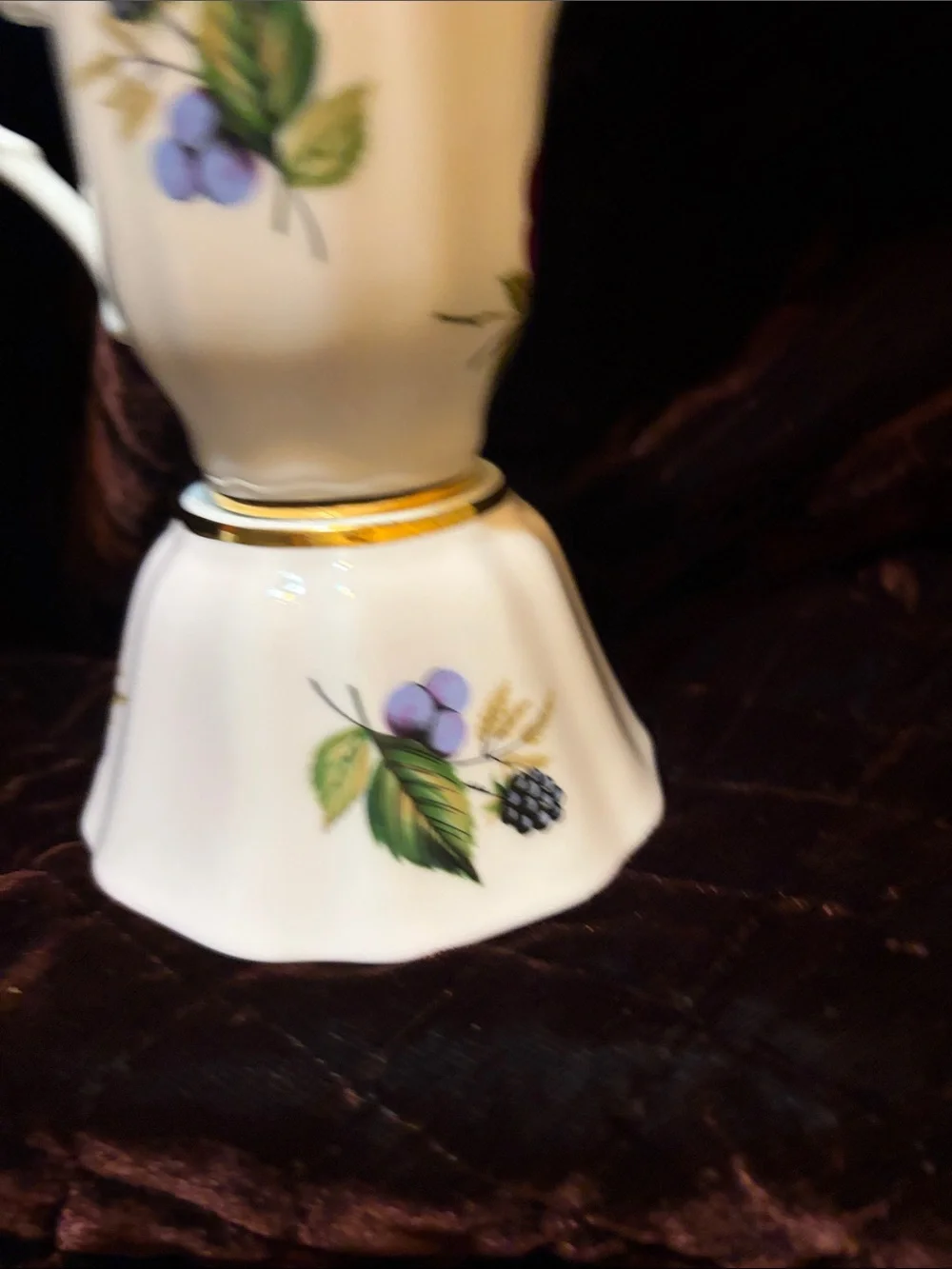 Porcelain Creamer and Sugar Set with Fruit Motif - White